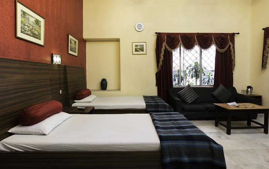 Hotel Esplanade Chambers Kolkata Bagian luar foto